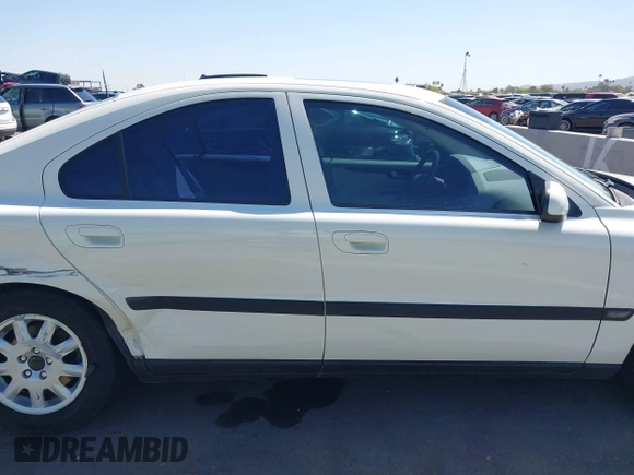 2002 Volvo S60 with VIN YV1RS61RX22155450, listed as a IAAI auction lot 41988229 with 86,115 mi miles. Bid and sale history available at carsss.com. Image 13.
