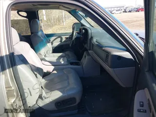 2001 Chevrolet Tahoe LS with VIN 1GNEK13TX1J133931, listed as a IAAI auction lot 41030154 with 234,273 mi miles. Bid and sale history available at carsss.com. Image 5.