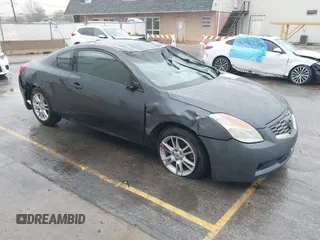 2008 Nissan Altima 3.5 SE with VIN 1N4BL24E78C135302, listed as a IAAI auction lot 40831117 with 160,737 mi miles. Bid and sale history available at carsss.com. Image 1.