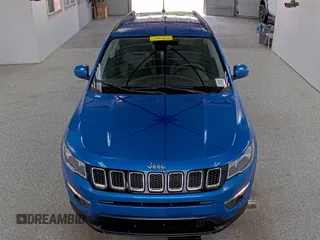 2021 Jeep Compass Latitude z VIN 3C4NJDBB0MT594087, wystawiony jako IAAI lot #42791550 z przebiegiem 78 385 mil mil oraz . Historia ofert i sprzedaży dostępna na DreamBid. Obrazek 4.
