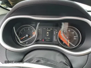 2017 Jeep Cherokee Sport с VIN 1C4PJLAB2HW664029, выставлен на аукционе Copart как лот 54760335 с пробегом 74 849 миль миль и Списание • Salvage title. История ставок и продаж доступна на DreamBid. Изображение 9.