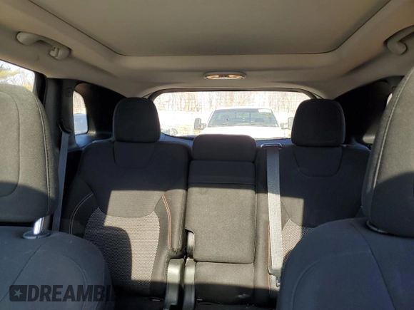 2017 Jeep Cherokee Latitude with VIN 1C4PJMCS3HW563102, listed as a Copart auction lot 46248155 with 104,937 mi miles and Clean Title. Bid and sale history available at DreamBid. Image 10.