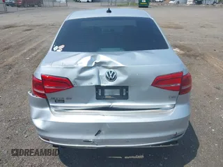 2015 Volkswagen Jetta SE with VIN 3VWD17AJ7FM421327, listed as a IAAI auction lot 42409413 with 150,319 mi miles and . Bid and sale history available at DreamBid. Image 6.