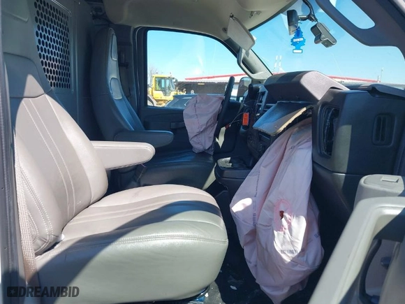 2021 Chevrolet Express Cargo Van with VIN 1GCWGAFPXM1288514, listed as a IAAI auction lot 41803456 with 1 mi miles. Bid and sale history available at carsss.com. Image 5.