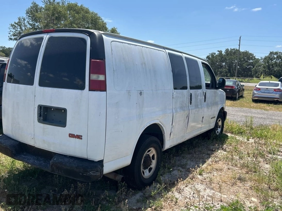 2003 GMC Savana Cargo with VIN 1GTHG35U431113170, listed as a Copart auction lot 55530405 with 293,807 mi miles and Clean Title. Bid and sale history available at carsss.com. Image 4.