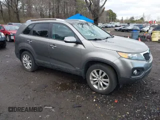 2011 Kia Sorento LX with VIN 5XYKTDA26BG078965, listed as a IAAI auction lot 41939149 with 278,909 mi miles. Bid and sale history available at carsss.com. Image 1.