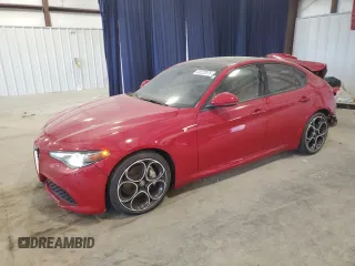 2022 Alfa Romeo Giulia Veloce z VIN ZARFAMBN7N7655042, wystawiony jako Copart lot #53232075 z przebiegiem 20 975 mil mil oraz Szkoda całkowita • Salvage title. Historia ofert i sprzedaży dostępna na DreamBid. Obrazek 1.