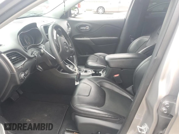 2019 Jeep Cherokee Latitude Plus with VIN 1C4PJLLB4KD332898, listed as a Copart auction lot 55090475 with 93,558 mi miles and Salvage title. Bid and sale history available at DreamBid. Image 7.