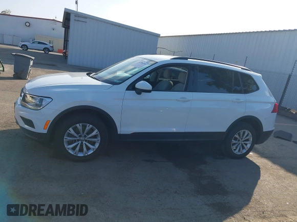 2020 Volkswagen Tiguan S z VIN 3VV1B7AX4LM098567, wystawiony jako IAAI lot #41504191 z przebiegiem 106 012 mil mil oraz . Historia ofert i sprzedaży dostępna na DreamBid. Obrazek 15.