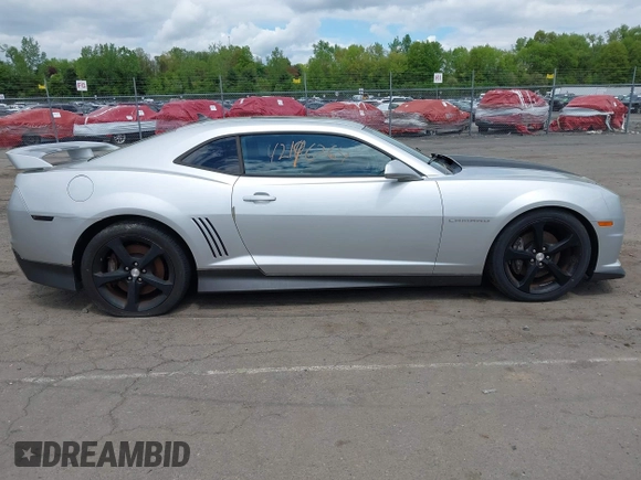 2013 Chevrolet Camaro SS с VIN 2G1FK1EJXD9112353, выставлен на аукционе IAAI как лот 42196264 с пробегом 71 339 миль миль и . История ставок и продаж доступна на DreamBid. Изображение 13.