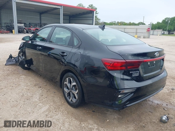2021 Kia Forte FE with VIN 3KPF24AD5ME402798, listed as a IAAI auction lot 41891158 with 89,250 mi miles. Bid and sale history available at carsss.com. Image 3.