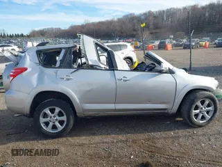 2011 Toyota RAV4 Limited с VIN 2T3DF4DVXBW127124, выставлен на аукционе IAAI как лот 41102894 с пробегом Не указан миль и . История ставок и продаж доступна на DreamBid. Изображение 13.