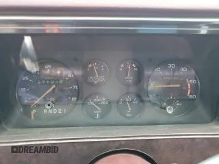 1984 GMC Caballero z VIN 1GTCW80HXER501304, wystawiony jako Copart lot #68697714 z przebiegiem 436 532 mil mil oraz Tytuł czysty. Historia ofert i sprzedaży dostępna na DreamBid. Obrazek 9.