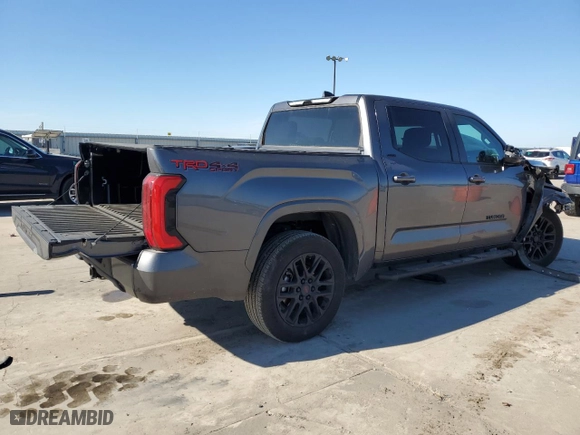 2024 Toyota Tundra 4WD SR5 with VIN 5TFLA5DB0RX135020, listed as a Copart auction lot 87130584 with 13,978 mi miles and Salvage Title. Bid and sale history available at carsss.com. Image 3.