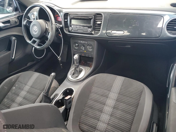 2012 Volkswagen Beetle 2.0T Turbo PZEV with VIN 3VWVA7AT1CM618883, listed as a Copart auction lot 85873174 with 100,482 mi miles and Salvage Title. Bid and sale history available at carsss.com. Image 8.