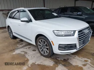 2017 Audi Q7 Prestige with VIN WA1VAAF71HD035383, listed as a IAAI auction lot 40849776 with 89,303 mi miles. Bid and sale history available at carsss.com. Image 1.