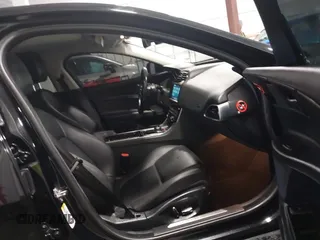 2019 Jaguar XE 25t z VIN SAJAS4FXXKCP52690, wystawiony jako IAAI lot #40936551 z przebiegiem 79 780 mil mil oraz . Historia ofert i sprzedaży dostępna na DreamBid. Obrazek 5.