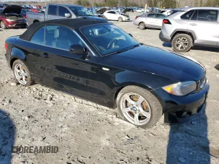 2013 BMW 1 Series 128i z VIN WBAUN1C52DVR01683, wystawiony jako Copart lot #88423465 z przebiegiem 111 157 mil mil oraz Szkoda całkowita • Salvage title. Historia ofert i sprzedaży dostępna na DreamBid. Obrazek 4.