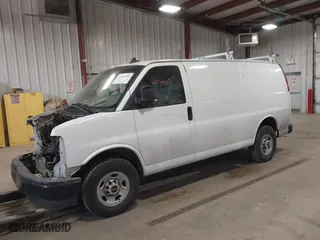 2017 GMC Savana Cargo Van with VIN 1GTW7AFG9H1150162, listed as a IAAI auction lot 41601460 with 112,453 mi miles. Bid and sale history available at carsss.com. Image 18.