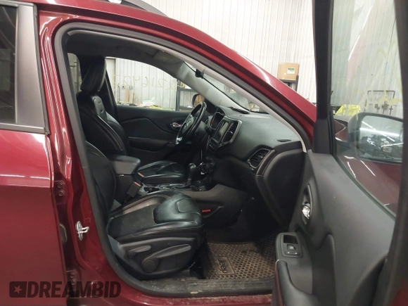 2019 Jeep Cherokee Trailhawk with VIN 1C4PJMBX7KD200267, listed as a IAAI auction lot 42216422 with Not provided miles and . Bid and sale history available at DreamBid. Image 5.