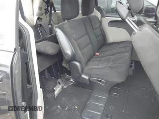 2017 Dodge Grand Caravan SE z VIN 2C4RDGBG0HR605507, wystawiony jako IAAI lot #42168499 z przebiegiem 169 422 mil mil oraz . Historia ofert i sprzedaży dostępna na DreamBid. Obrazek 8.