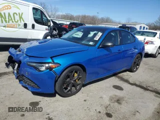 2020 Alfa Romeo Giulia Ti z VIN ZARFANBN0L7633662, wystawiony jako Copart lot #49738675 z przebiegiem 37 698 mil mil oraz Szkody całkowita. Historia ofert i sprzedaży dostępna na DreamBid. Obrazek 1.