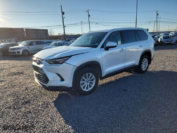 2024 Toyota Grand Highlander XLE with VIN 5TDAAAB52RS009597, listed as a Copart auction lot 53631745 with 12,247 mi miles and Salvage Title. Bid and sale history available at carsss.com. Image 1.