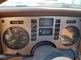 1987 Pontiac Fiero GT z VIN 1G2PG119XHP200243, wystawiony jako Copart lot #74389864 z przebiegiem 109 478 mil mil oraz Tytuł czysty. Historia ofert i sprzedaży dostępna na DreamBid. Obrazek 9.