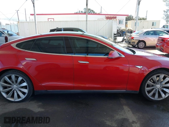2013 Tesla Model S with VIN 5YJSA1DN8DFP25774, listed as a IAAI auction lot 41998095 with 135,671 mi miles and . Bid and sale history available at carsss.com. Image 14.