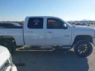 2009 Chevrolet Silverado 1500 LT with VIN 3GCEC23J89G284239, listed as a IAAI auction lot 41394941 with 341,236 mi miles. Bid and sale history available at carsss.com. Image 13.