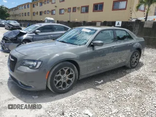2017 Chrysler 300 S z VIN 2C3CCAGGXHH558060, wystawiony jako Copart lot #66165365 z przebiegiem 79 007 mil mil oraz Czysty tytuł • Clean title. Historia ofert i sprzedaży dostępna na DreamBid. Obrazek 1.