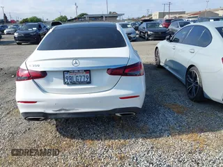 2022 Mercedes-Benz E-Class E 350 with VIN W1KZF8DB1NB045076, listed as a IAAI auction lot 41949535 with 32,063 mi miles. Bid and sale history available at carsss.com. Image 17.