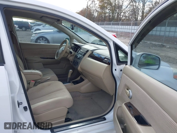 2011 Nissan Versa S с VIN 3N1BC1CP8BL377408, выставлен на аукционе IAAI как лот 41080991 с пробегом 121 541 миль миль и . История ставок и продаж доступна на DreamBid. Изображение 5.