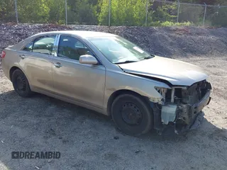 2007 Toyota Camry CE z VIN 4T1BE46K37U620981, wystawiony jako IAAI lot #42395492 z przebiegiem 217 523 mil mil oraz . Historia ofert i sprzedaży dostępna na DreamBid. Obrazek 1.