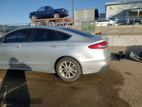 2019 Ford Fusion SE with VIN 3FA6P0HD4KR251223, listed as a Copart auction lot 42451445 with 37,710 mi miles and Salvage Title. Bid and sale history available at carsss.com. Image 14.