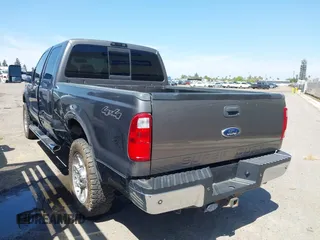 2008 Ford Super Duty F-250 SRW XL with VIN 1FTSW21R08EB98044, listed as a IAAI auction lot 42002642 with 197,393 mi miles. Bid and sale history available at carsss.com. Image 3.