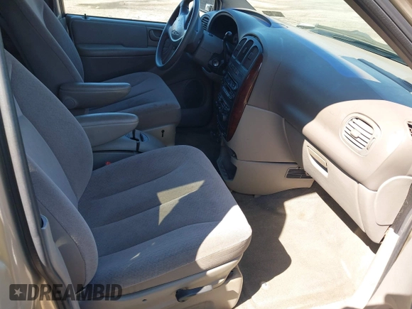 2002 Chrysler Town & Country EX with VIN 2C8GP74LX2R573857, listed as a IAAI auction lot 41846302 with Not Provided miles and . Bid and sale history available at carsss.com. Image 5.