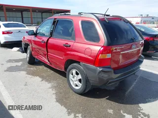 2007 Kia Sportage LX with VIN KNDJF724577371572, listed as a IAAI auction lot 41817960 with 213,062 mi miles. Bid and sale history available at carsss.com. Image 3.