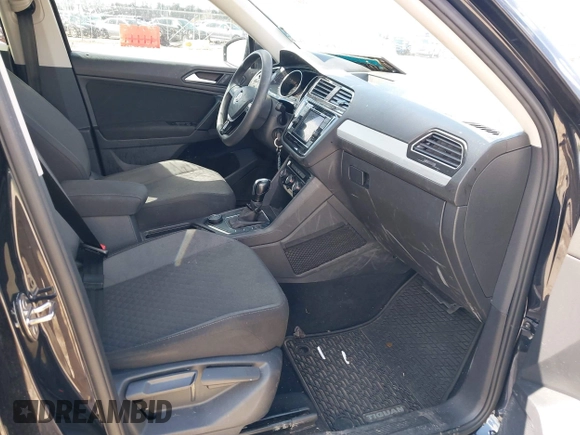2019 Volkswagen Tiguan S with VIN 3VV0B7AX3KM119645, listed as a IAAI auction lot 41973924 with 100,914 mi miles and . Bid and sale history available at DreamBid. Image 5.