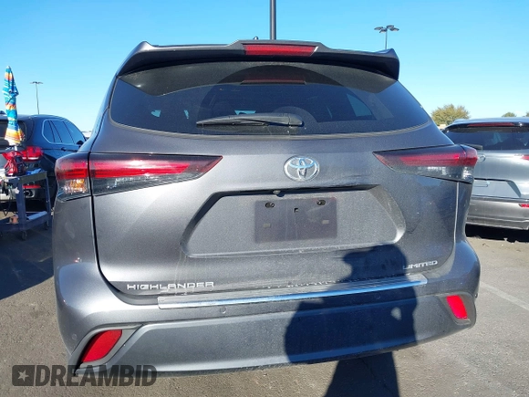 2024 Toyota Highlander LE z VIN 5TDKDRAH7RS534256, wystawiony jako IAAI lot #41609608 z przebiegiem 6 255 mil mil oraz . Historia ofert i sprzedaży dostępna na DreamBid. Obrazek 17.