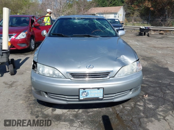 2001 Lexus ES 300 with VIN JT8BF28GX15106964, listed as a IAAI auction lot 41839927 with 148,174 mi miles. Bid and sale history available at carsss.com. Image 12.