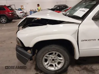 2002 Dodge Dakota SLT with VIN 1B7GL42X32S632375, listed as a IAAI auction lot 39909886 with 181,521 mi miles. Bid and sale history available at carsss.com. Image 19.