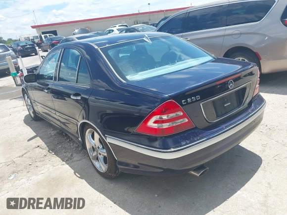 2006 Mercedes-Benz C 230 Sport z VIN WDBRF52H46F775766, wystawiony jako IAAI lot #42644727 z przebiegiem 173 344 mil mil oraz . Historia ofert i sprzedaży dostępna na DreamBid. Obrazek 3.