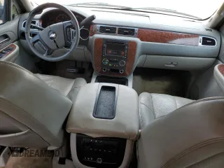2007 Chevrolet Suburban LT with VIN 1GNFC16037J232196, listed as a Copart auction lot 72887074 with 262,163 mi miles and Salvage Title. Bid and sale history available at carsss.com. Image 8.