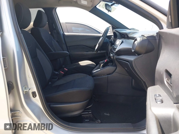2020 Nissan Kicks S with VIN 3N1CP5BV6LL575146, listed as a IAAI auction lot 42101224 with 47,079 mi miles. Bid and sale history available at carsss.com. Image 5.