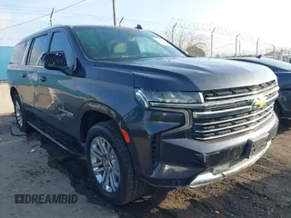 2022 Chevrolet Suburban LT with VIN 1GNSKCKD2NR252573, listed as a IAAI auction lot 41572362 with 42,228 mi miles. Bid and sale history available at carsss.com. Image 1.