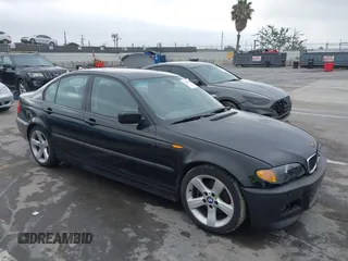 2005 BMW 3 Series 325i with VIN WBAAZ33405KP92833, listed as a IAAI auction lot 42734129 with 123,680 mi miles and . Bid and sale history available at DreamBid. Image 1.