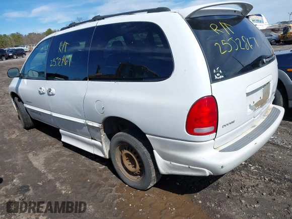 2000 Dodge Caravan Sport with VIN 2B4GP44R7YR677135, listed as a IAAI auction lot 41832043 with Not Provided miles and . Bid and sale history available at carsss.com. Image 3.