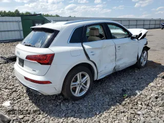 2021 Audi Q5 Premium Plus with VIN WA1E2AFY3M2137831, listed as a Copart auction lot 63879184 with 0 mi miles and Salvage Title. Bid and sale history available at carsss.com. Image 3.