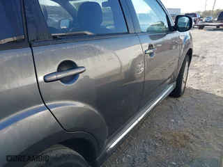 2011 Mitsubishi Outlander SE with VIN JA4AS3AW7BU020710, listed as a IAAI auction lot 41886025 with 195,234 mi miles. Bid and sale history available at carsss.com. Image 6.